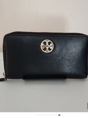 Tory Burch Carson Pebbled Leather Zip Around Wallet